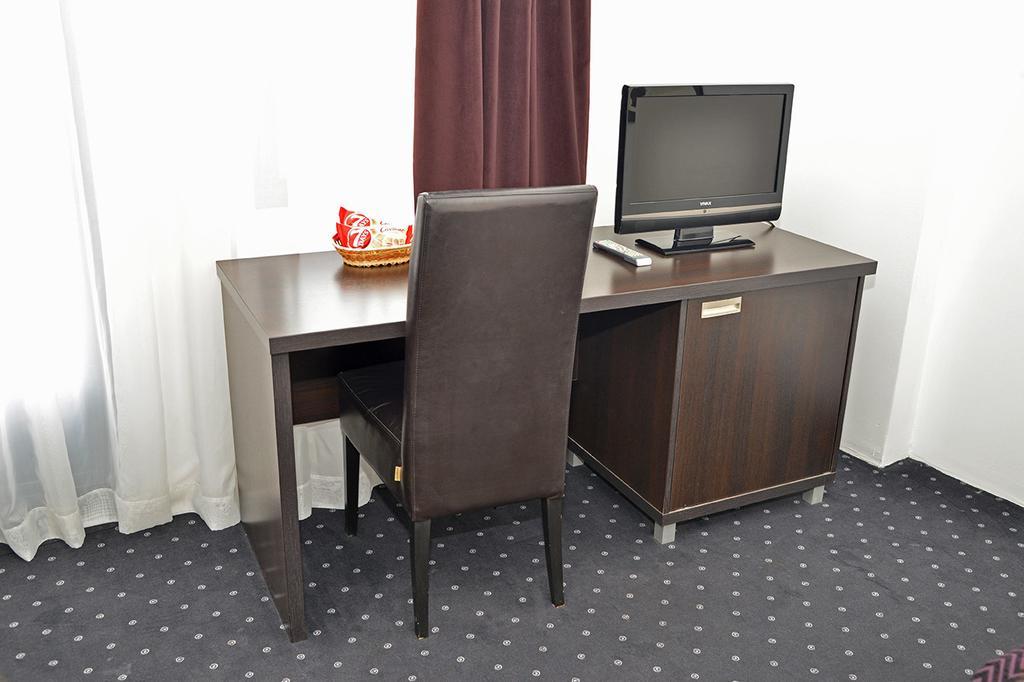 Guest House Amico Vranje Ruang foto