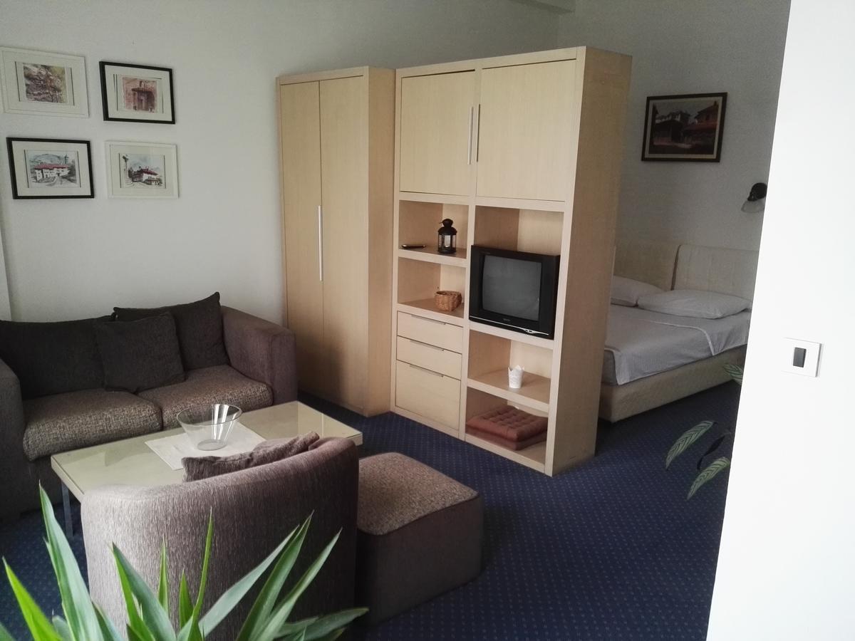Guest House Amico Vranje Bagian luar foto