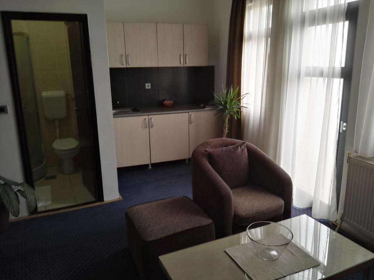 Guest House Amico Vranje Bagian luar foto