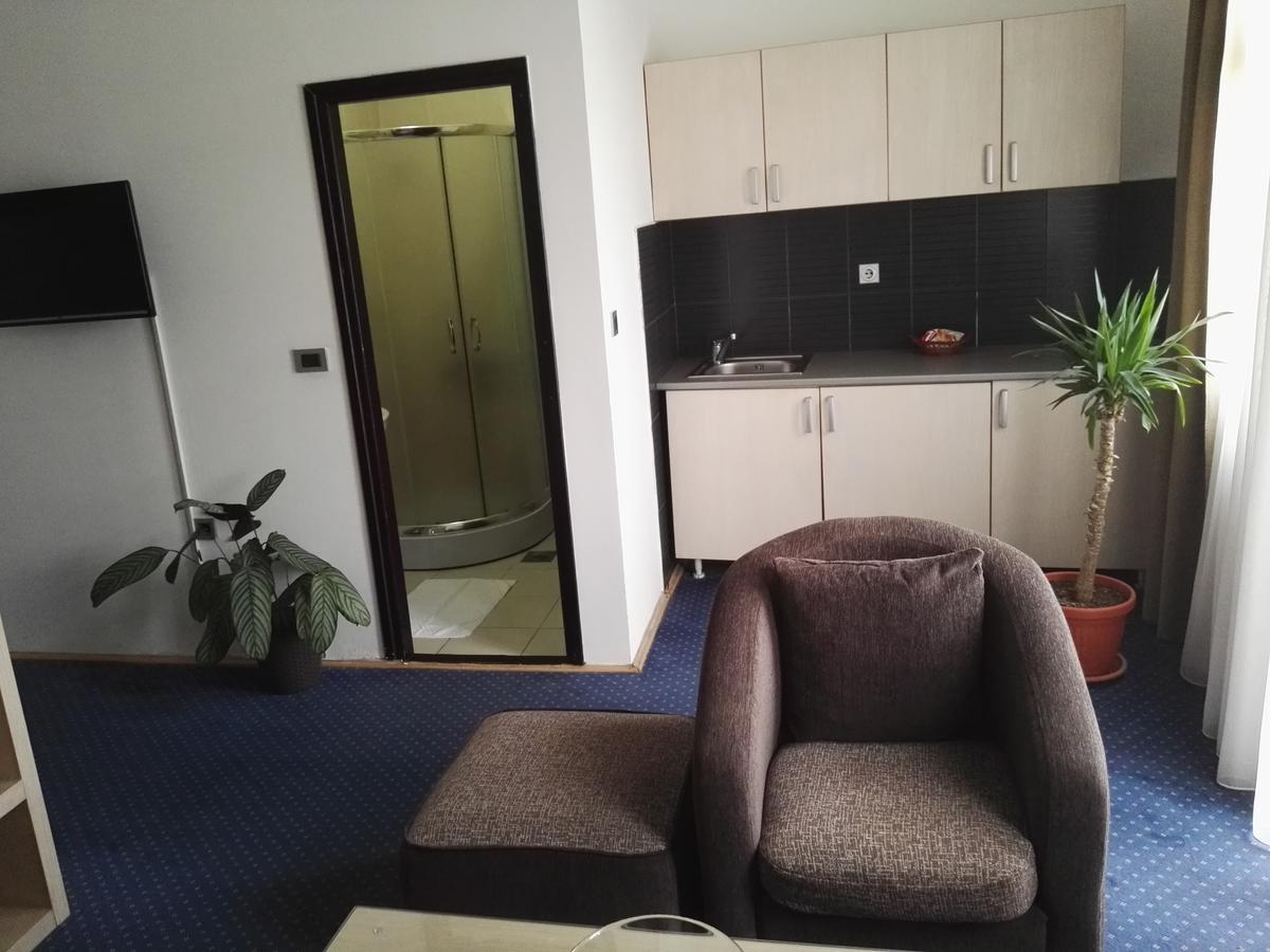 Guest House Amico Vranje Bagian luar foto