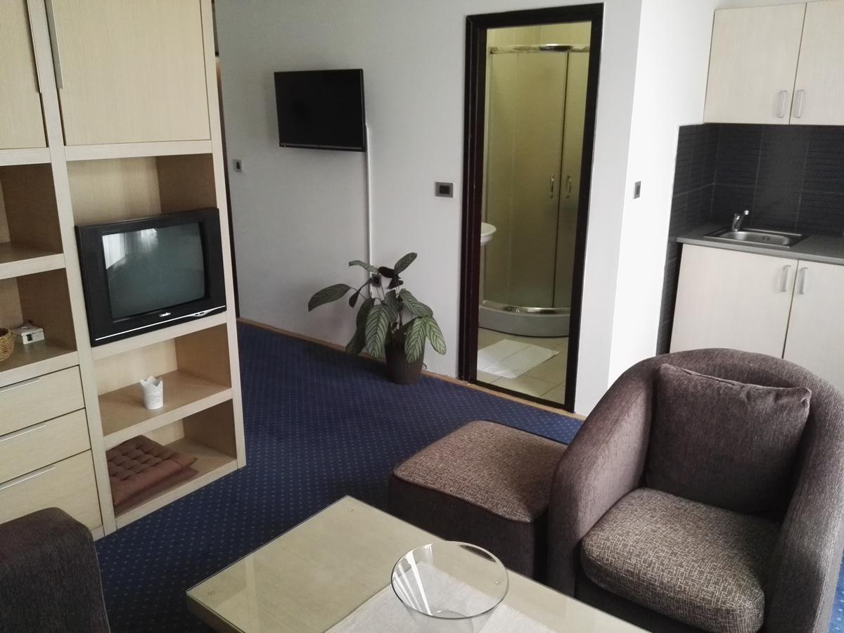 Guest House Amico Vranje Bagian luar foto