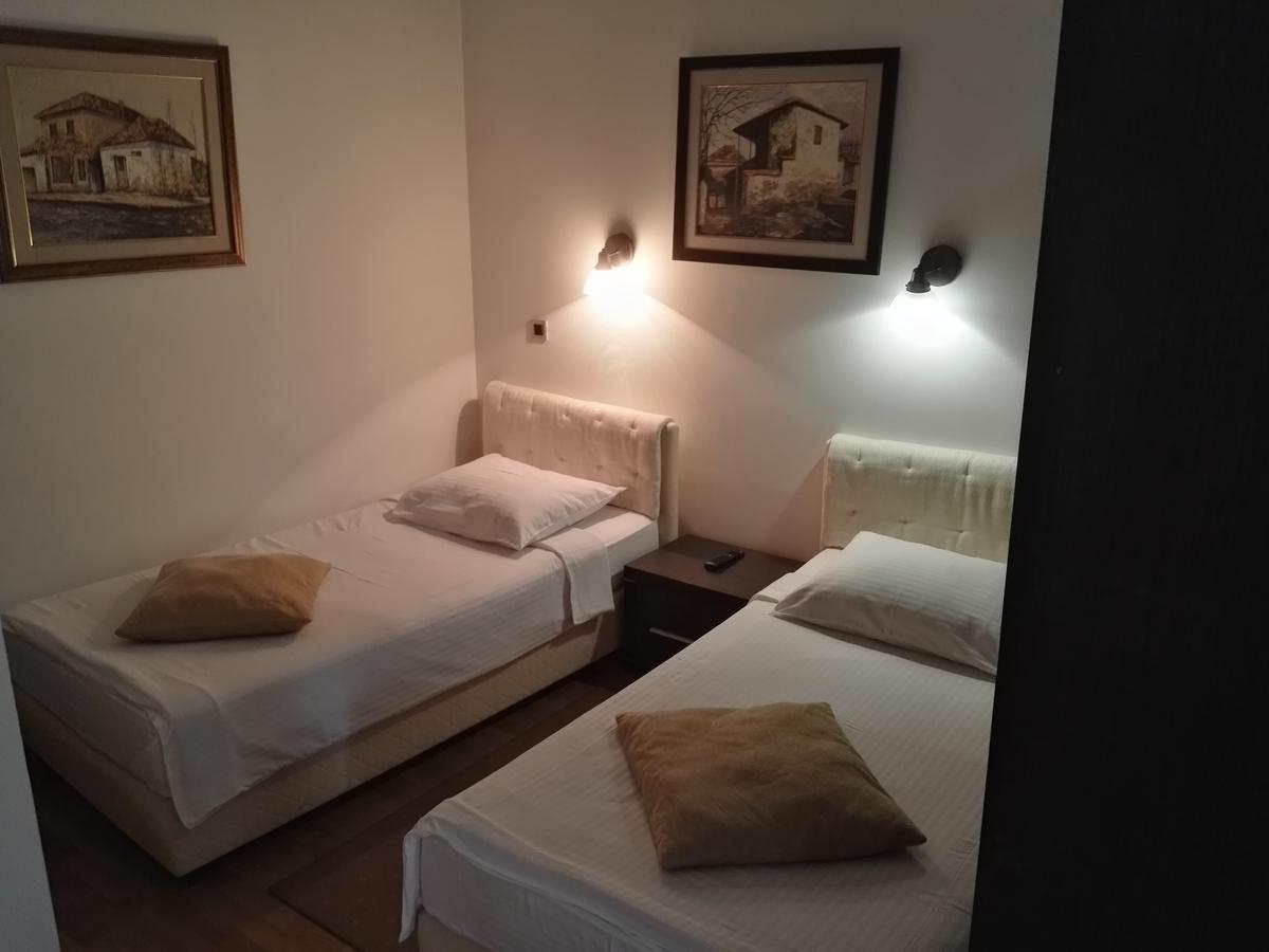 Guest House Amico Vranje Bagian luar foto