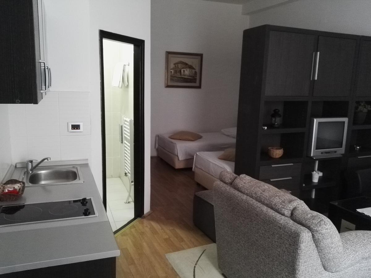 Guest House Amico Vranje Bagian luar foto