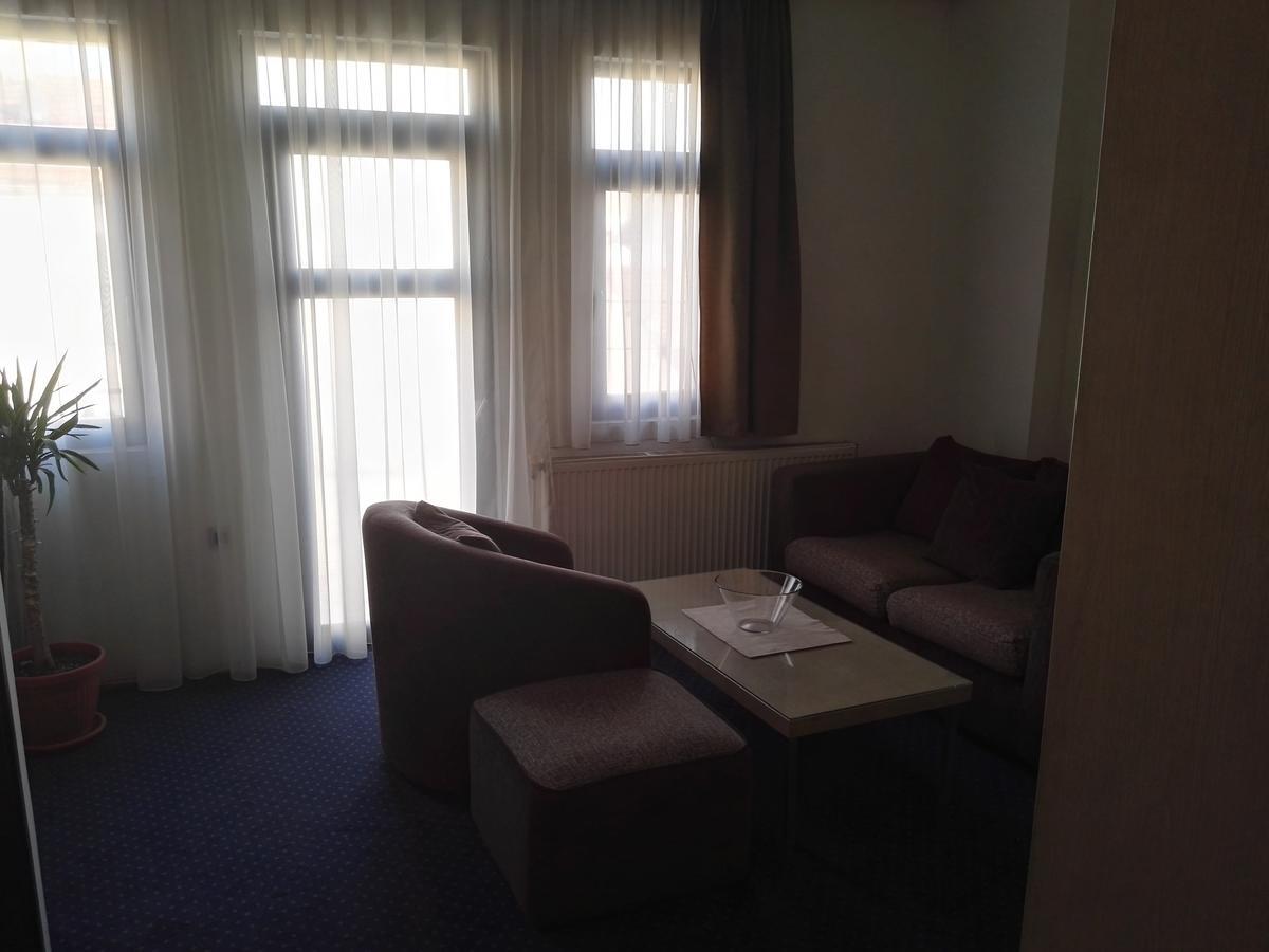 Guest House Amico Vranje Bagian luar foto